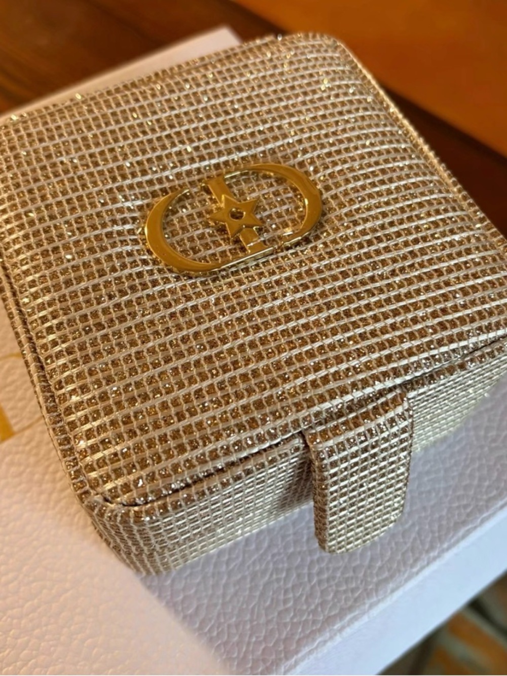 Dior Beauty Holiday Gold Jewelry Case - Picture 4 of 7
